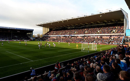 足球小子携手伙伴征战绿茵场梦想实现之路迎接挑战拼搏奋斗青春无限